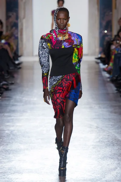 Look 18